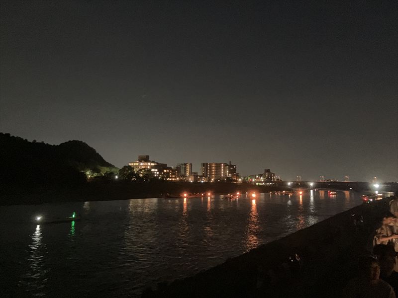 ぎふ長良川鵜飼。長良川夜市で屋台注文待ちしてたら終わってた件。