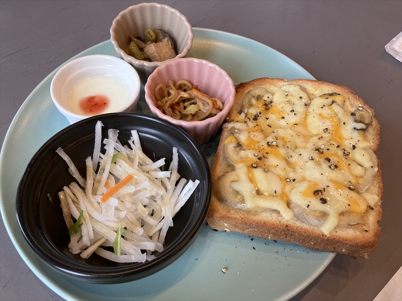 【関市】Re:am（リアン）のモーニングで「バナナチーズ」食べてみた！ってレポなのだ！